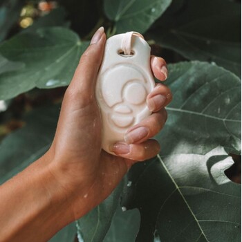 Aloe You Very Much Body Shaving Bar - Tuhá pena na holenie
